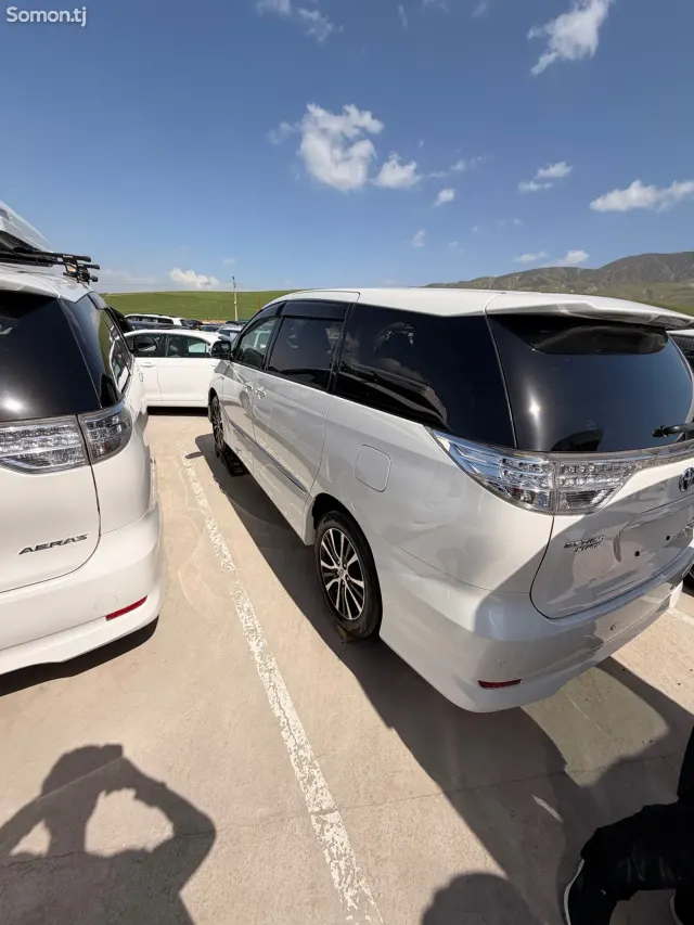 Toyota Estima 2014 · 2.4 AT