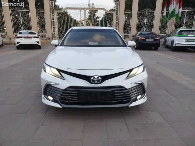 Toyota Camry 2022 · 2.5 AT