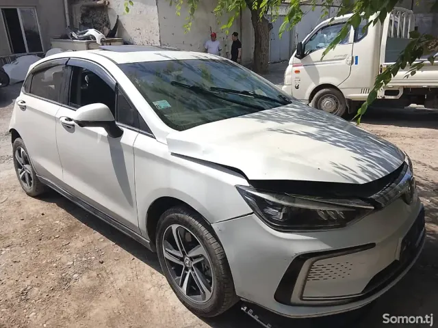 BAIC EU5 2021 · AT
