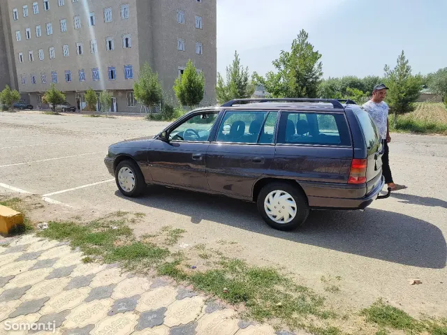 Opel Astra F 1996 · 1.6 MT