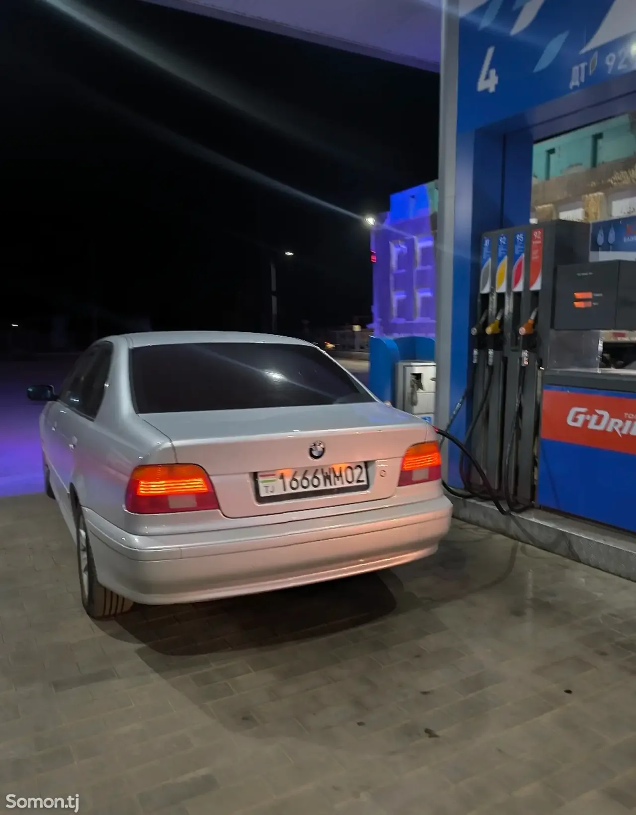 BMW 5 series 2002 · 2.5 MT