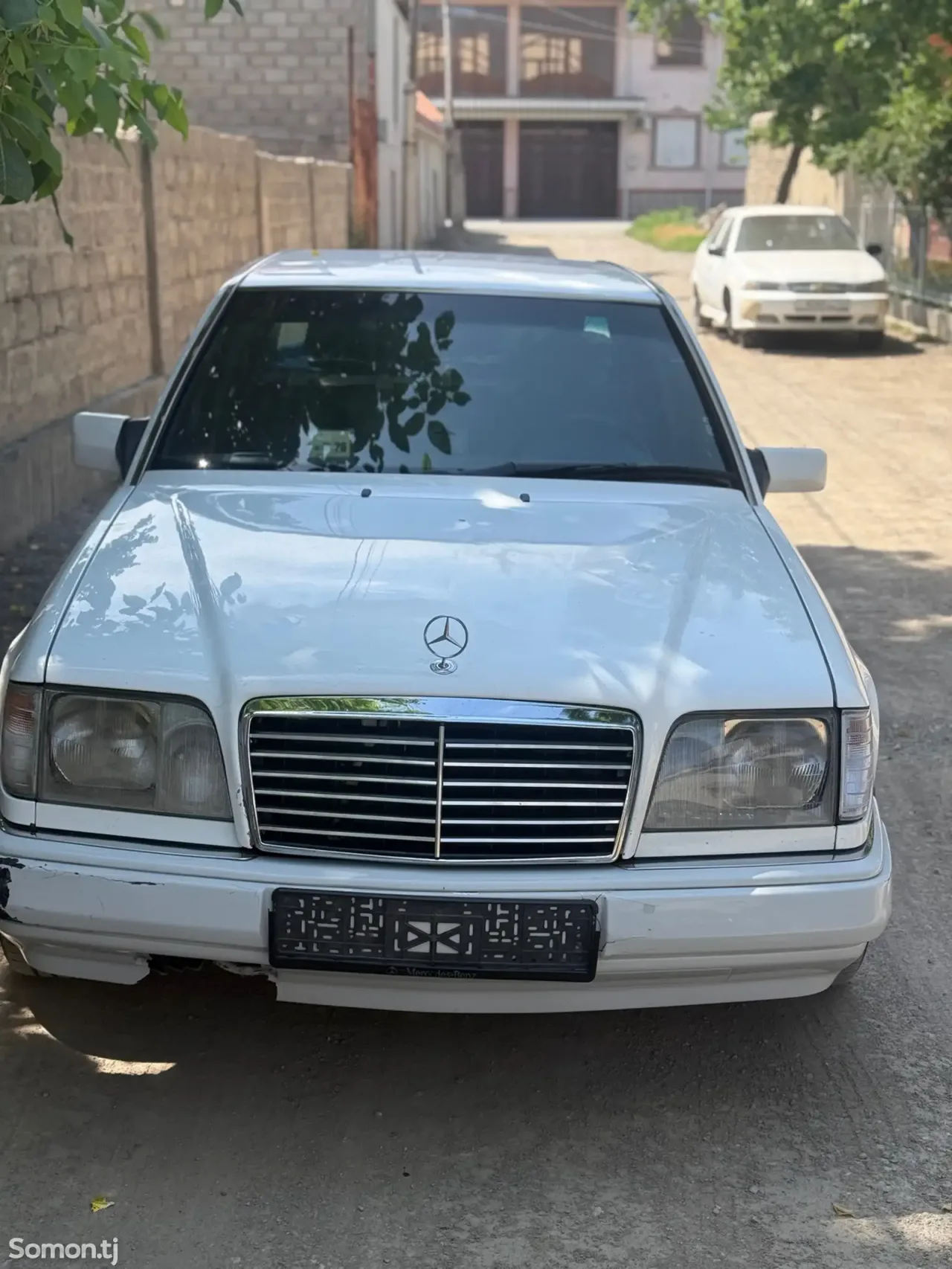 Mercedes-Benz W124 1994 · 2.0 MT