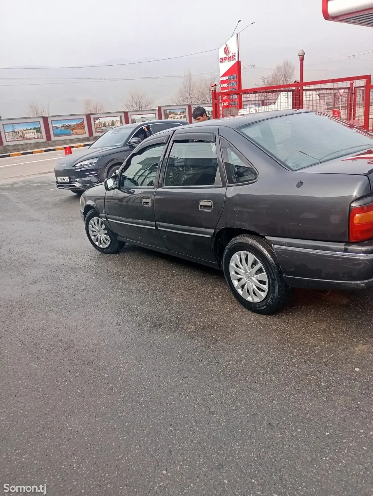 Opel Vectra A 1994 · 1.6 MT