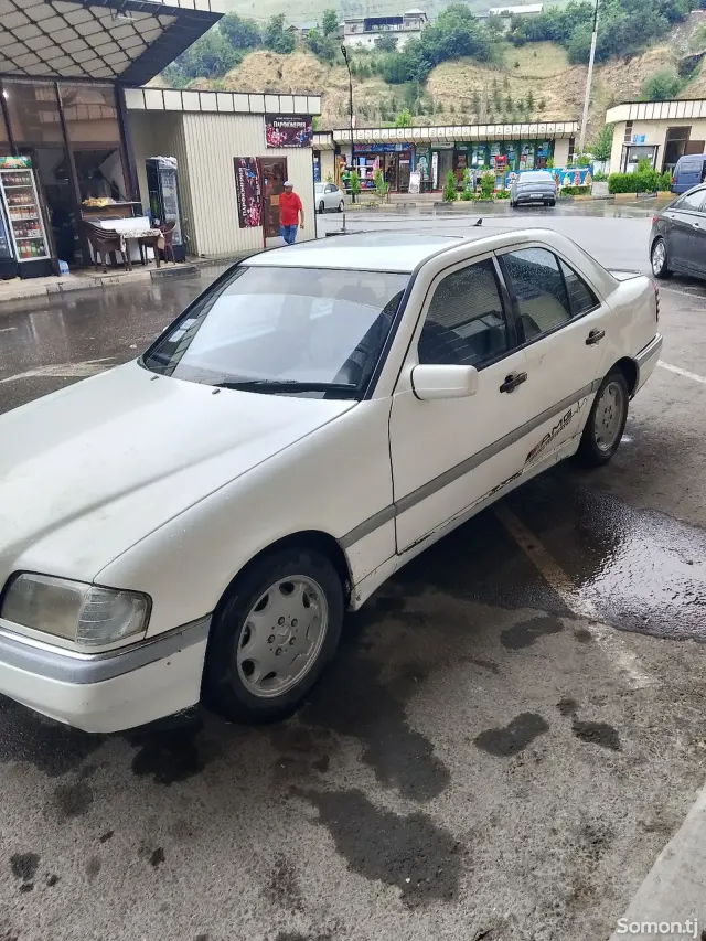 Mercedes-Benz C class 1995 · 1.8 MT