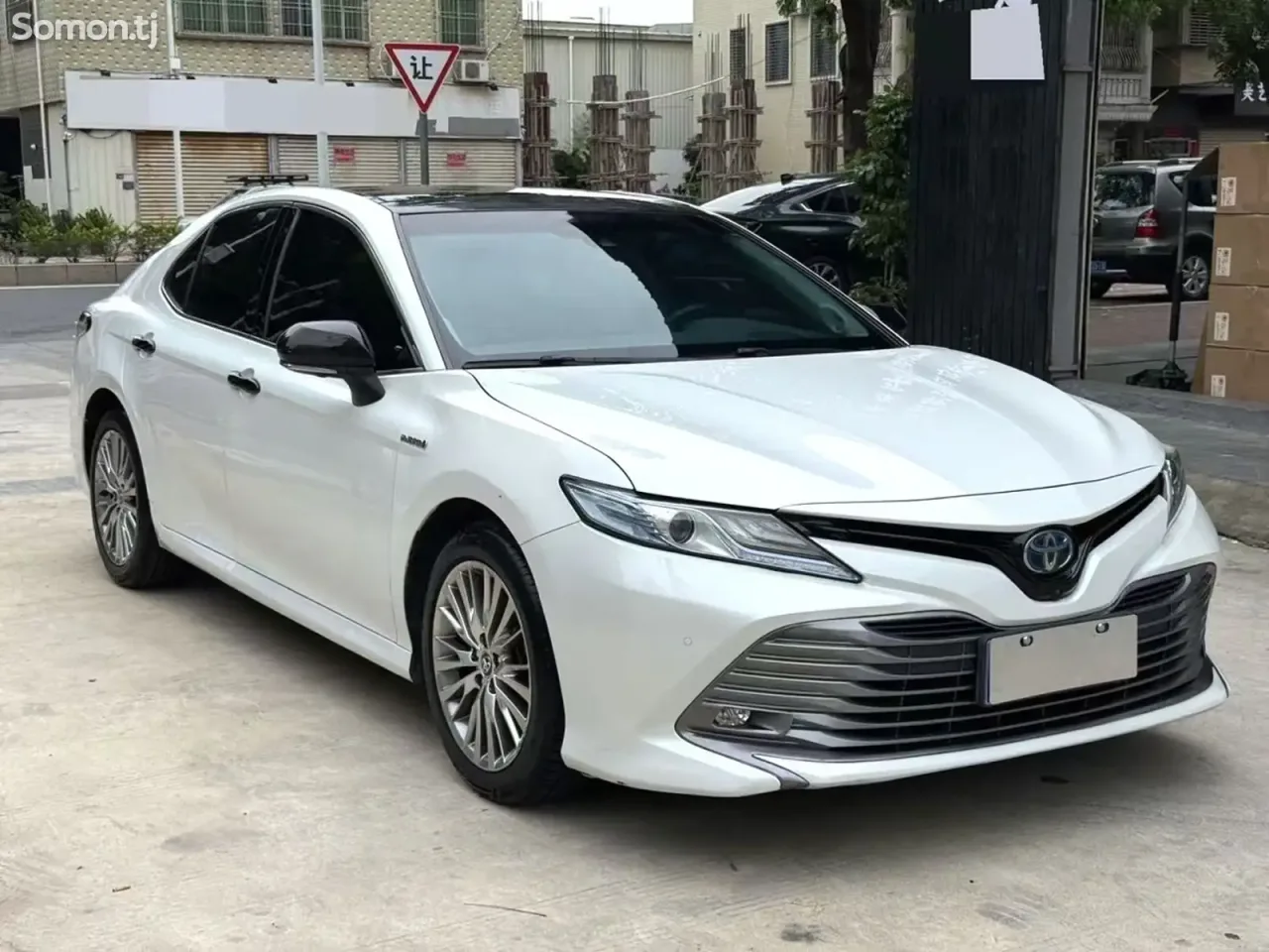 Toyota Camry 2018 · 2.5 AT