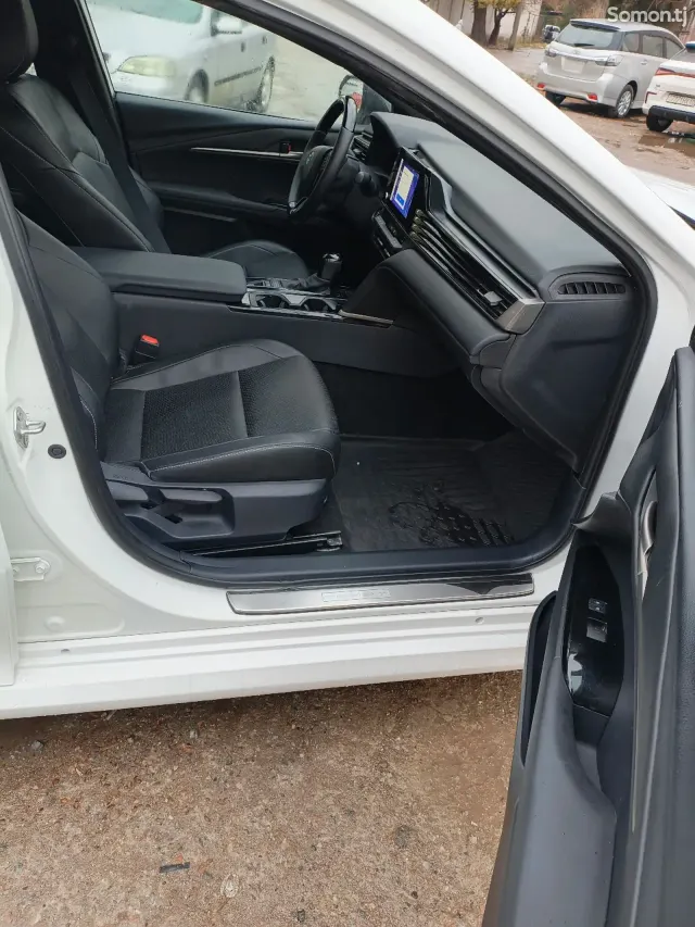 Toyota Camry 2025 · 2.5 AT