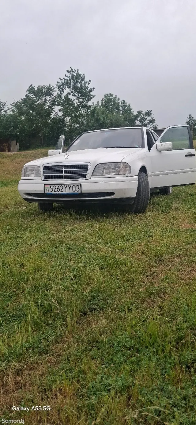 Mercedes-Benz G class 1997 · 1.8 AT