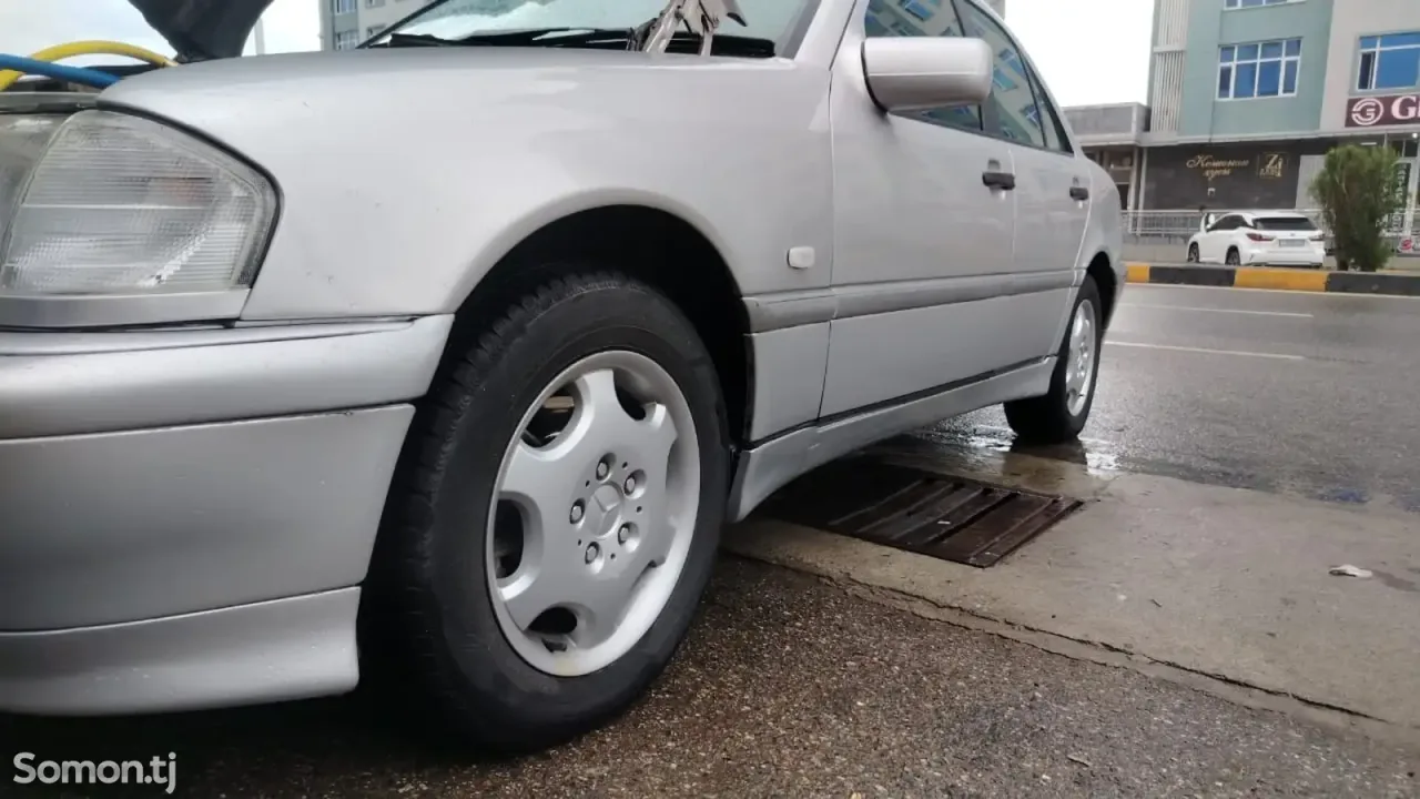 Mercedes-Benz C class 1999 · 2.0 MT