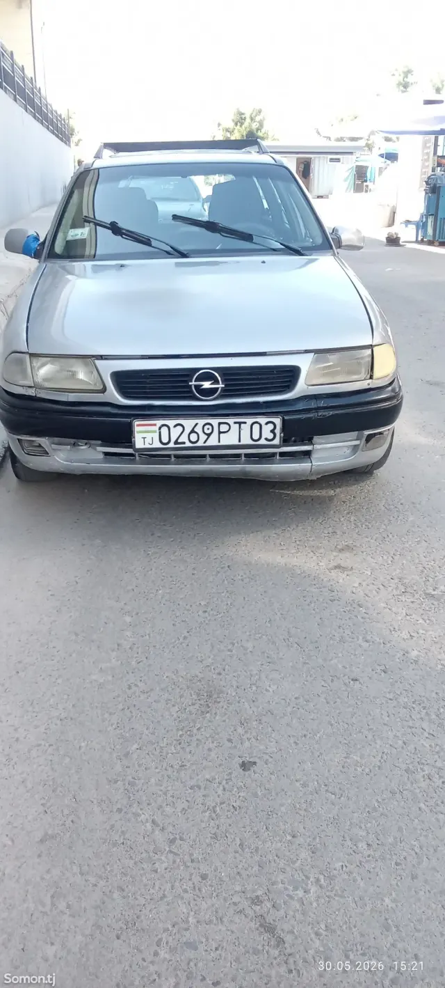 Opel Astra F 1996 · 1.6 MT
