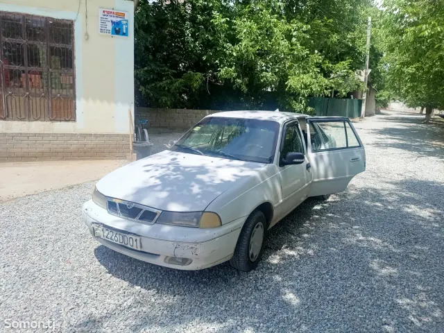 Daewoo Nexia 1995 · 1.6 MT