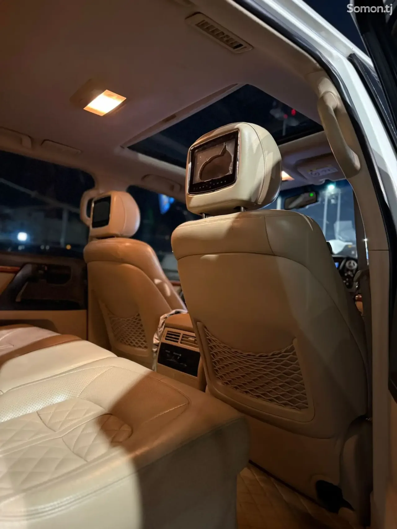 Toyota Land Cruiser 2014 · 4.6 AT