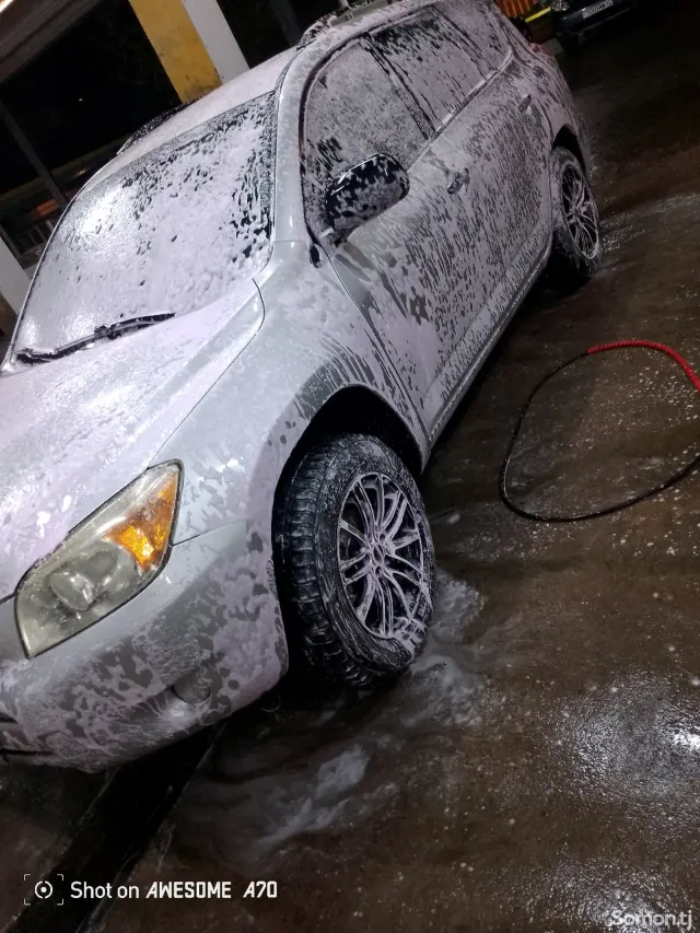 Toyota RAV 4 2006 · 2.4 AT