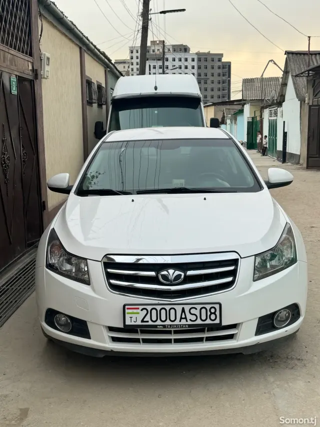 Chevrolet Cruze 2010 · 1.8 MT