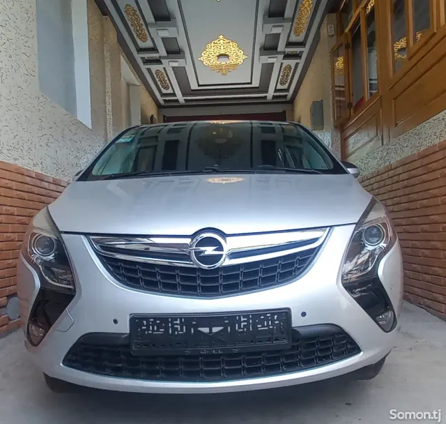 Opel Zafira 2014 · 2.0 AT
