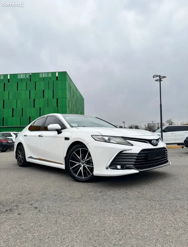 Toyota Camry 2019 · 2.5 AT