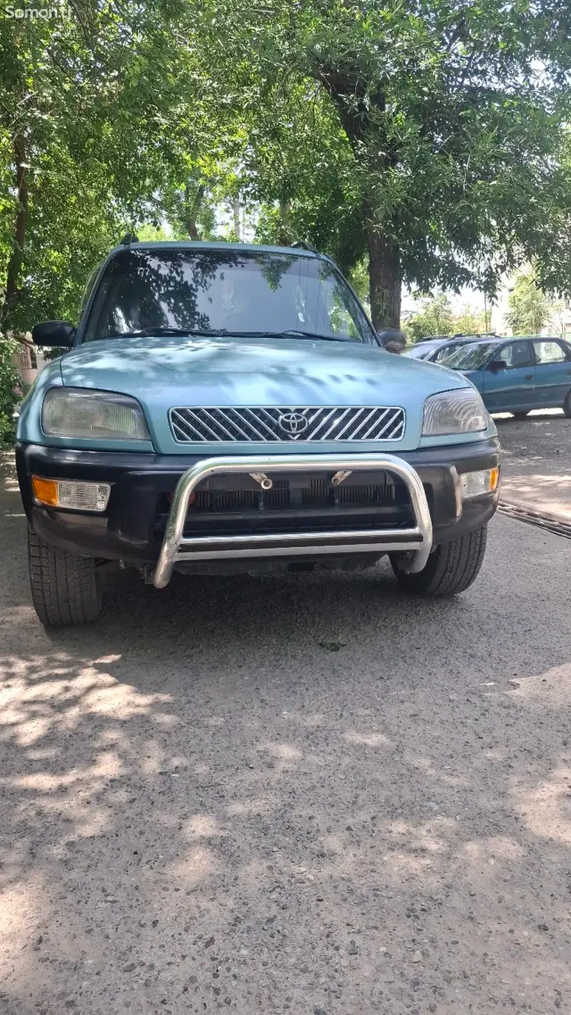 Toyota RAV 4 1997 · 2.0 AT