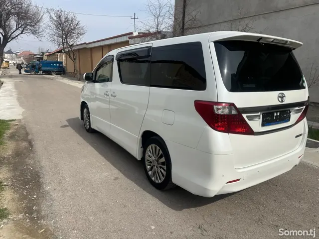 Toyota Alphard 2014 · 2.4 AT