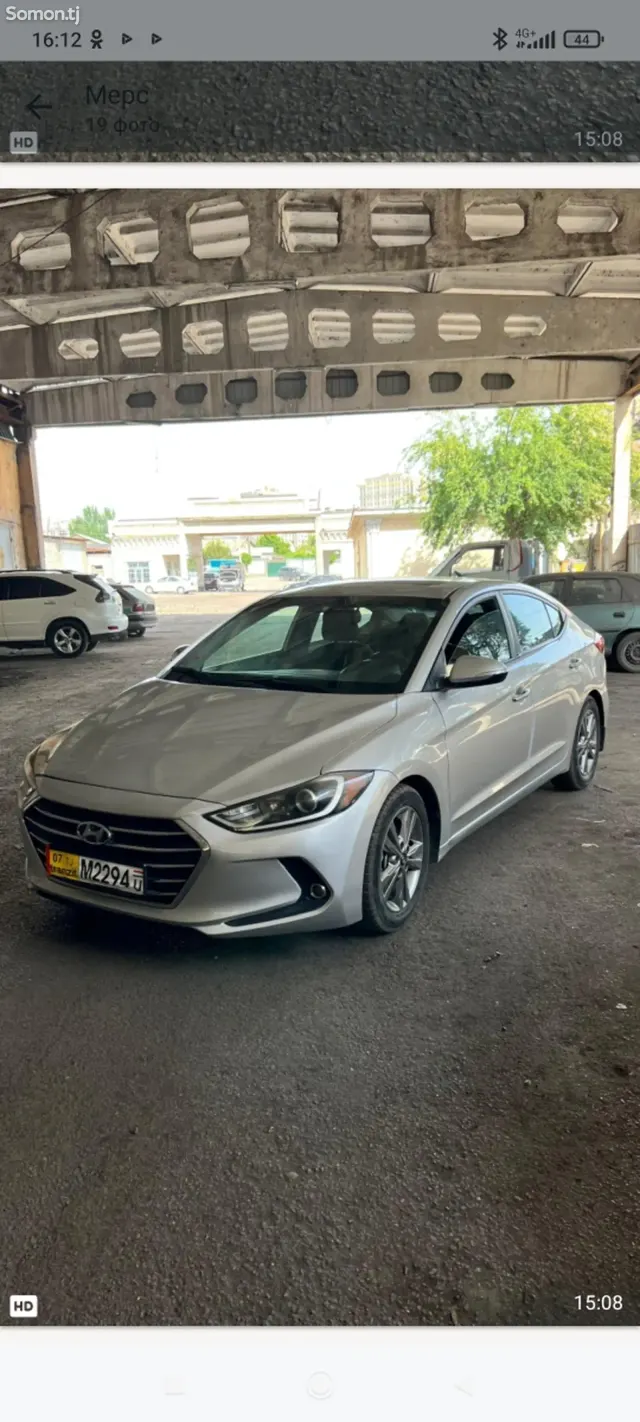 Hyundai Elantra 2018 · 2.0 AT