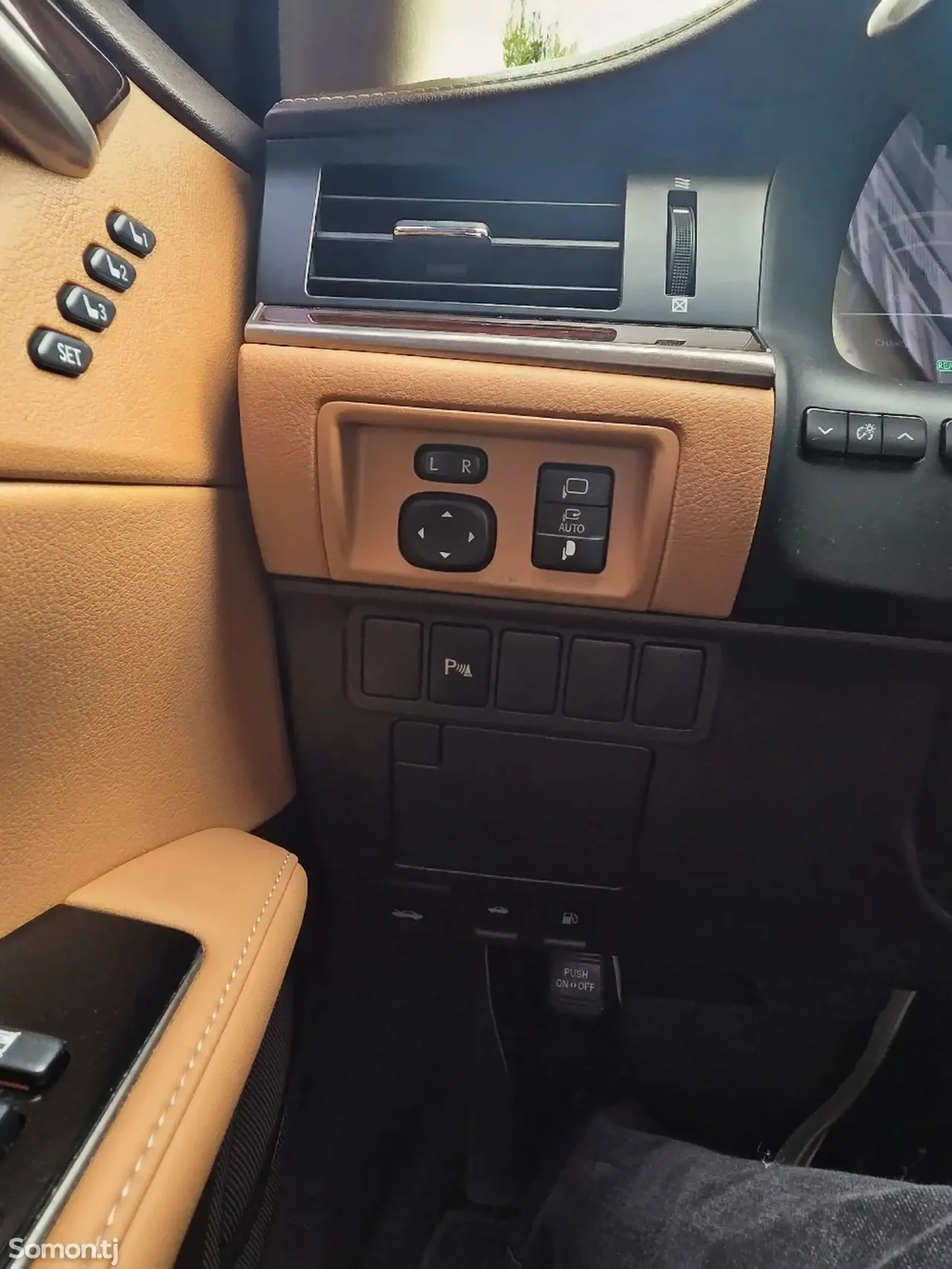 Lexus ES series 2016 · 2.5 AT