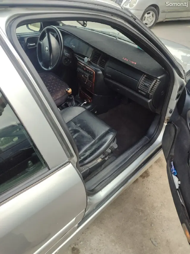 Opel Vectra B 2001 · 1.8 MT