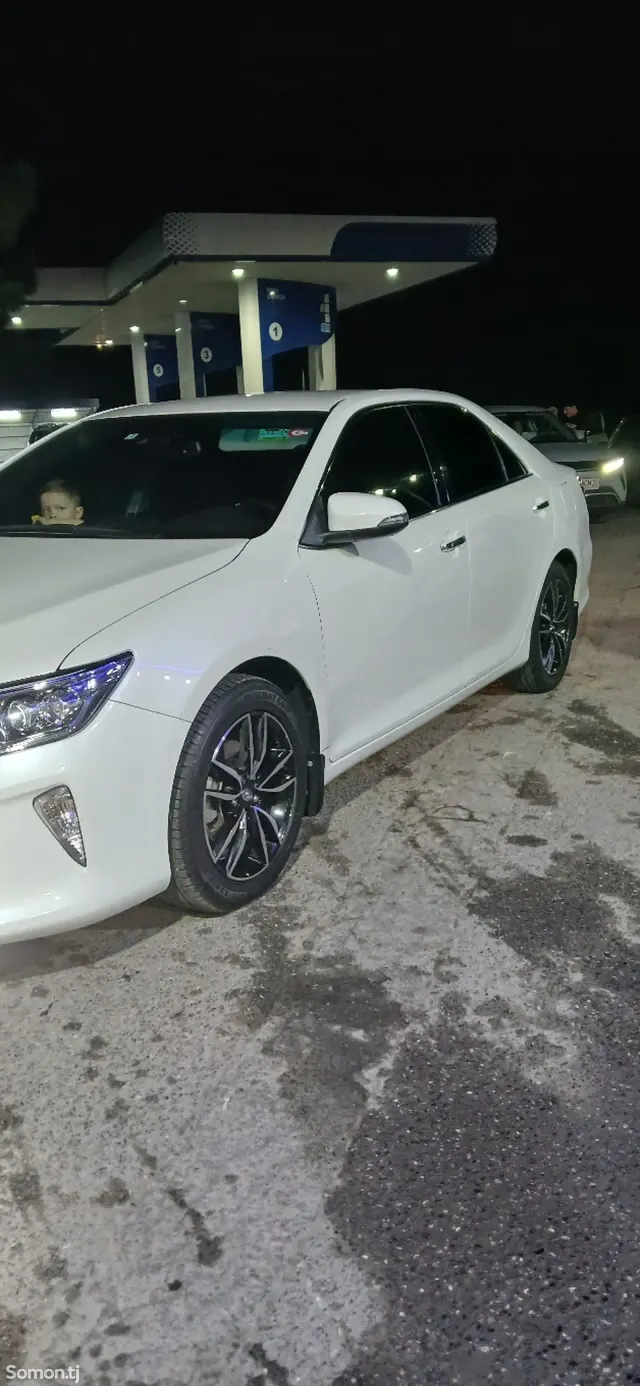 Toyota Camry 2016 · 2.5 AT