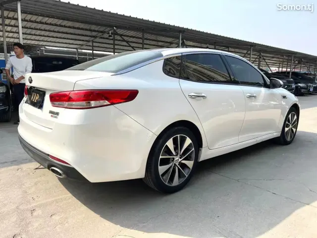 Kia K5 2016 · 2.0 AT