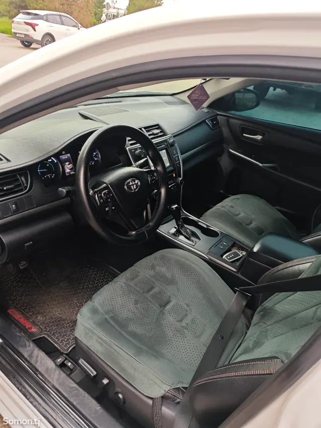 Toyota Camry 2015 · 2.5 AT