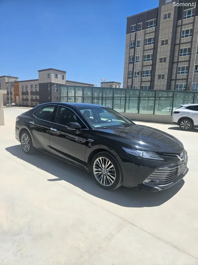 Toyota Camry 2018 · 2.5 AT