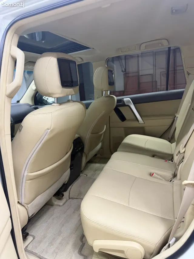 Toyota Land Cruiser Prado 2015 · 4.0 AT