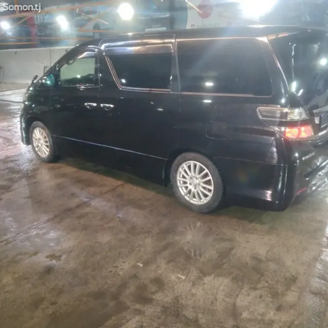 Toyota Vellfire 2010 · 2.4 AT