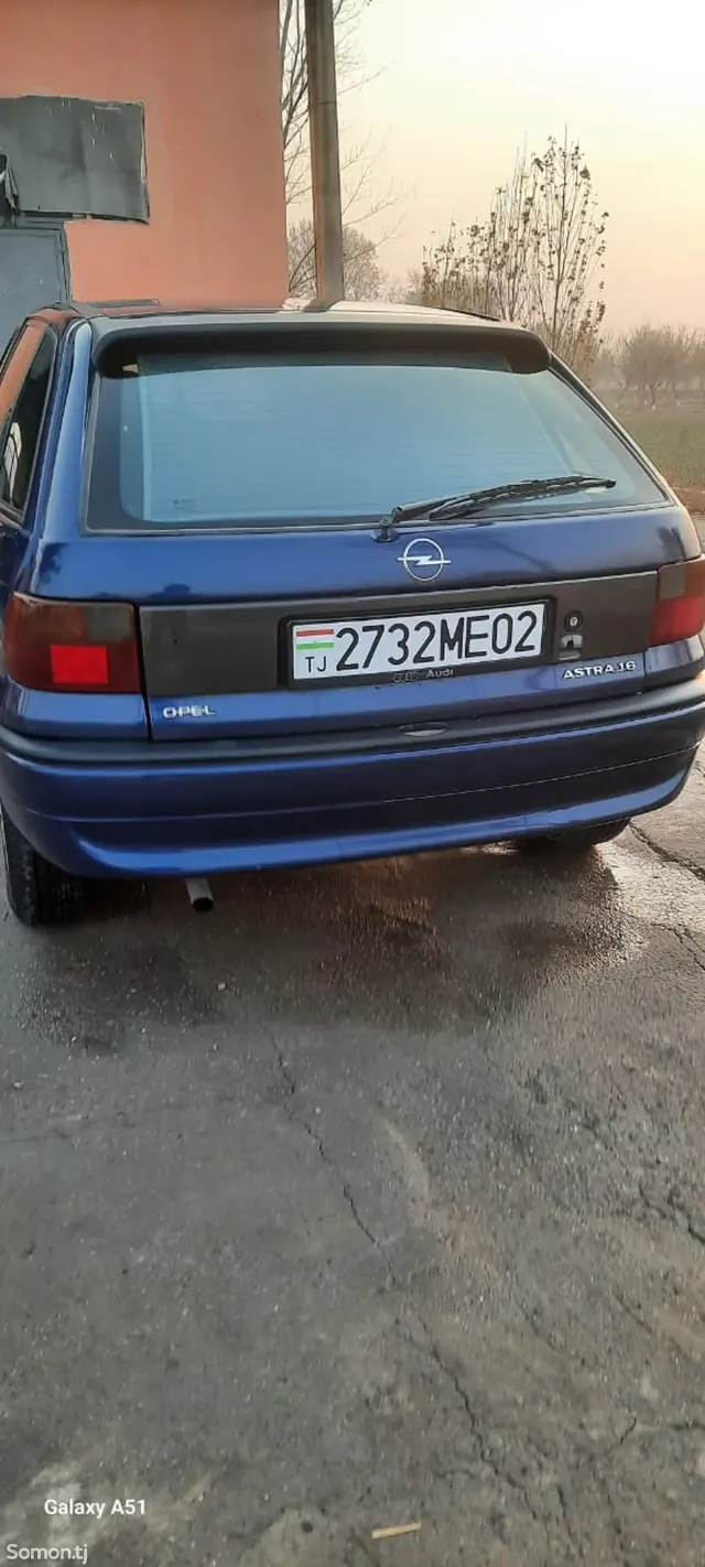 Opel Astra F 1997 · 1.6 MT