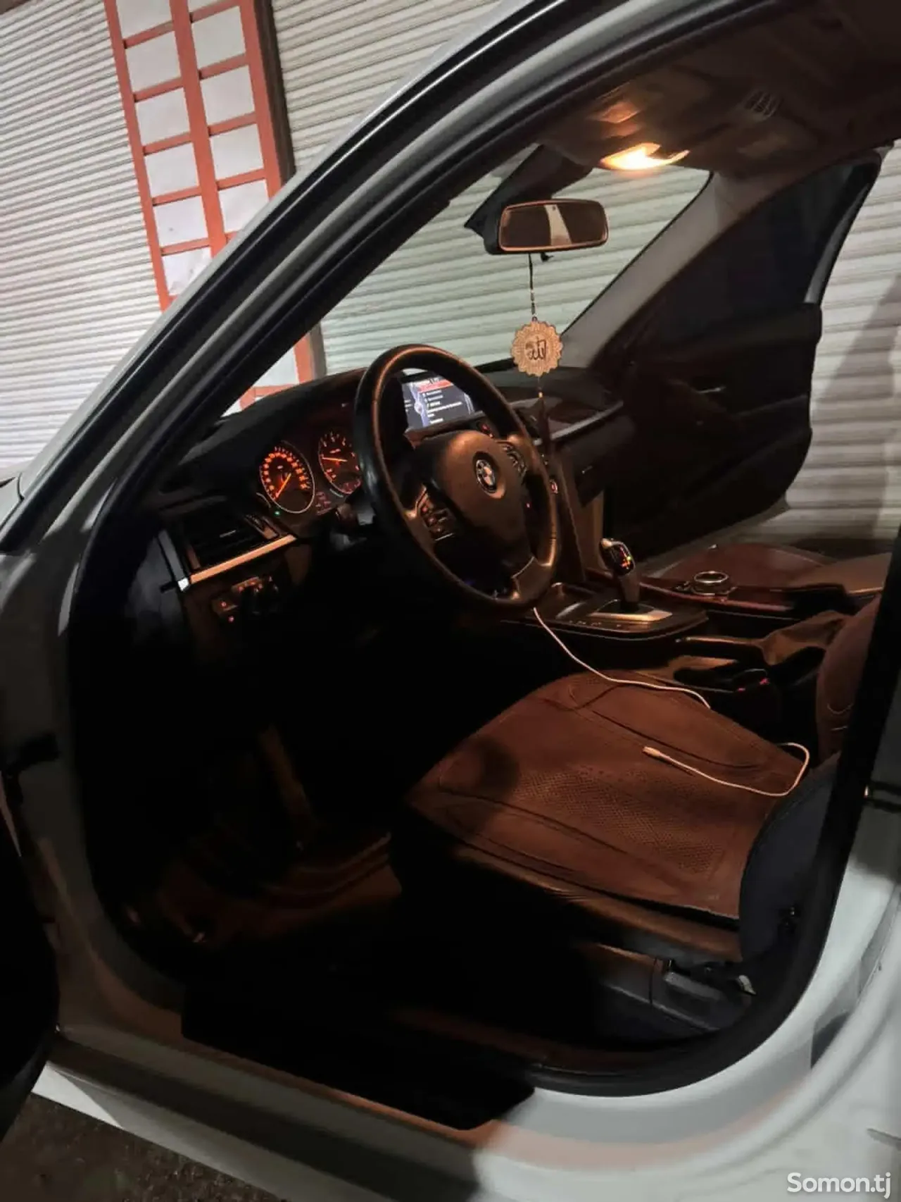 BMW 3 series 2014 · 2.0 AT