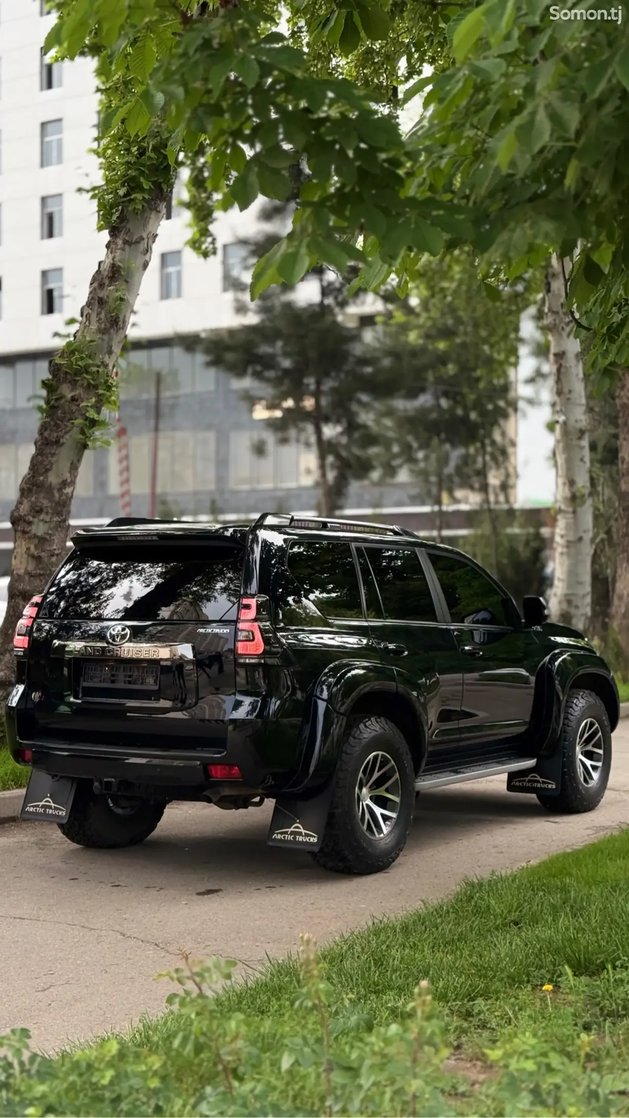 Toyota Land Cruiser Prado 2022 · 2.8 AT
