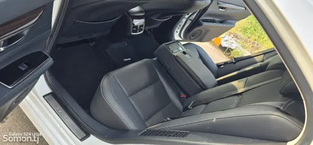 Lexus ES series 2016 · 2.5 AT