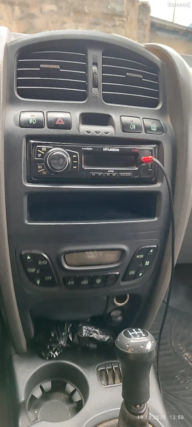 Hyundai Santa Fe 2004 · 2.0 MT