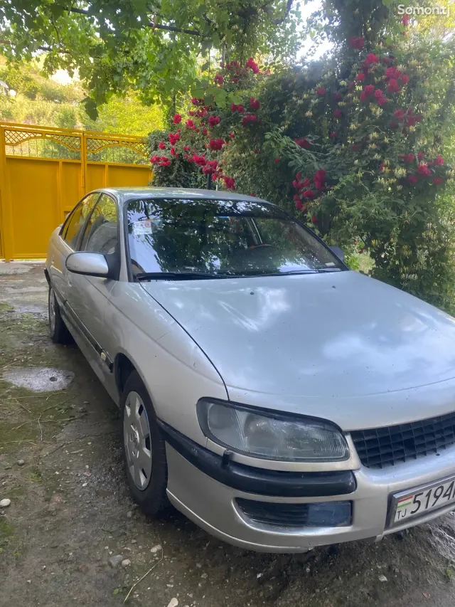 Opel Omega 1996 · 1.8 MT