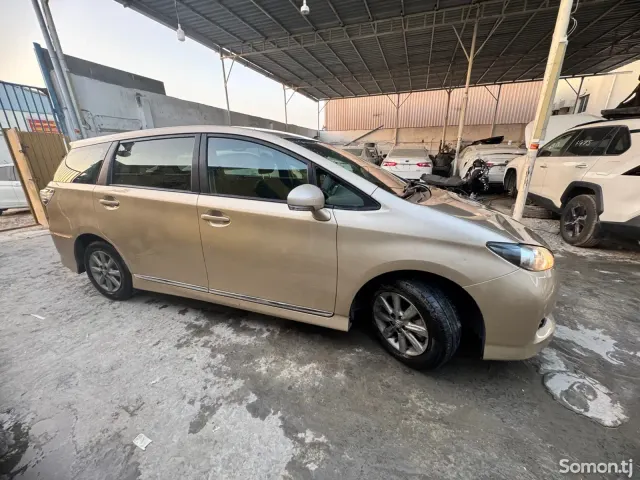 Toyota Wish 2015 · 1.8 AT