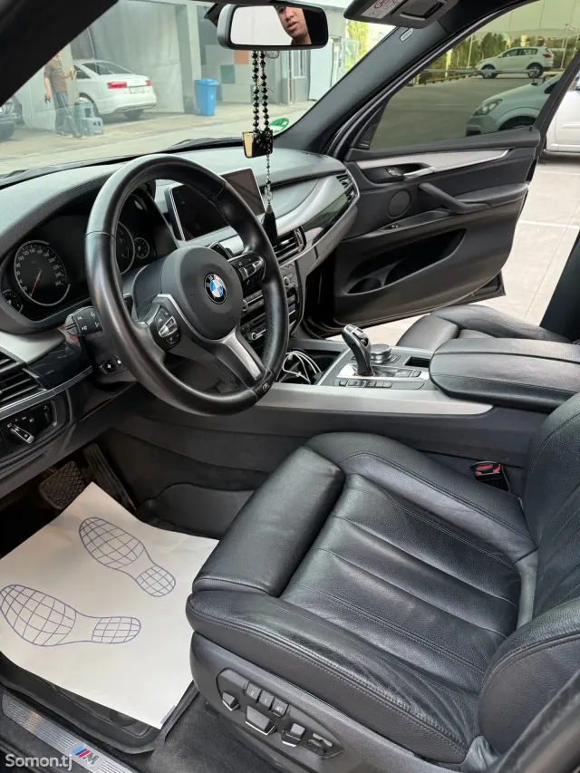 BMW X5 2017 · 3.0 AT