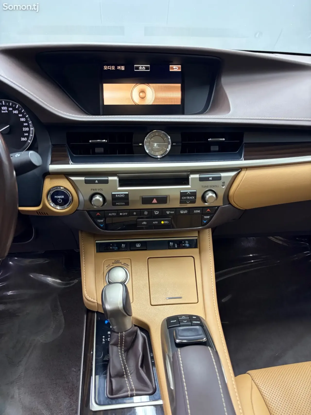 Lexus ES series 2017 · 2.5 AT