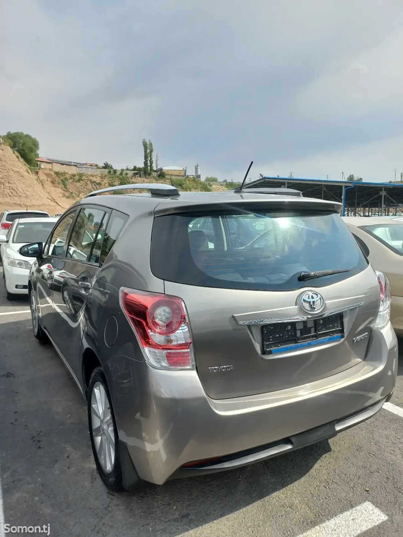 Toyota Verso 2015 · 1.6 MT