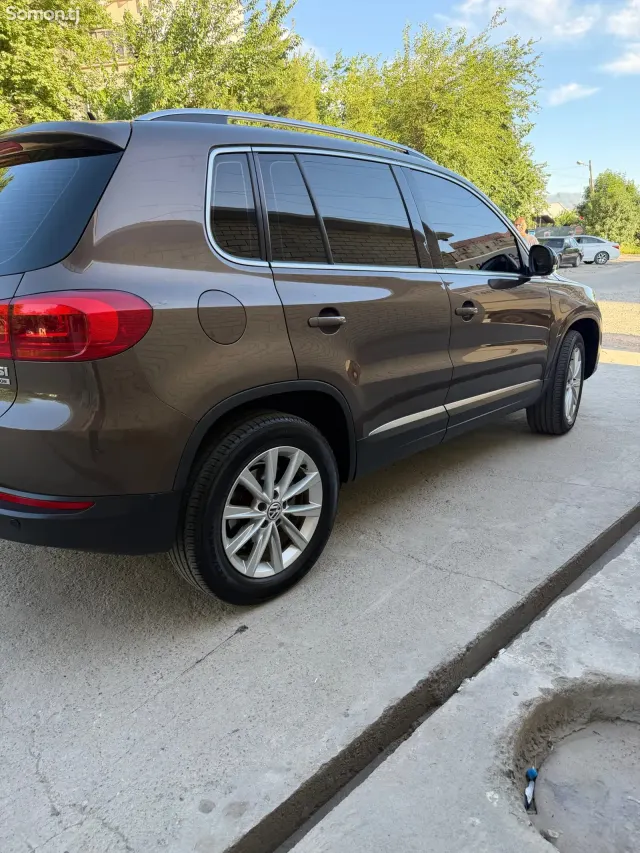 Volkswagen Tiguan 2014 · 2.0 AT