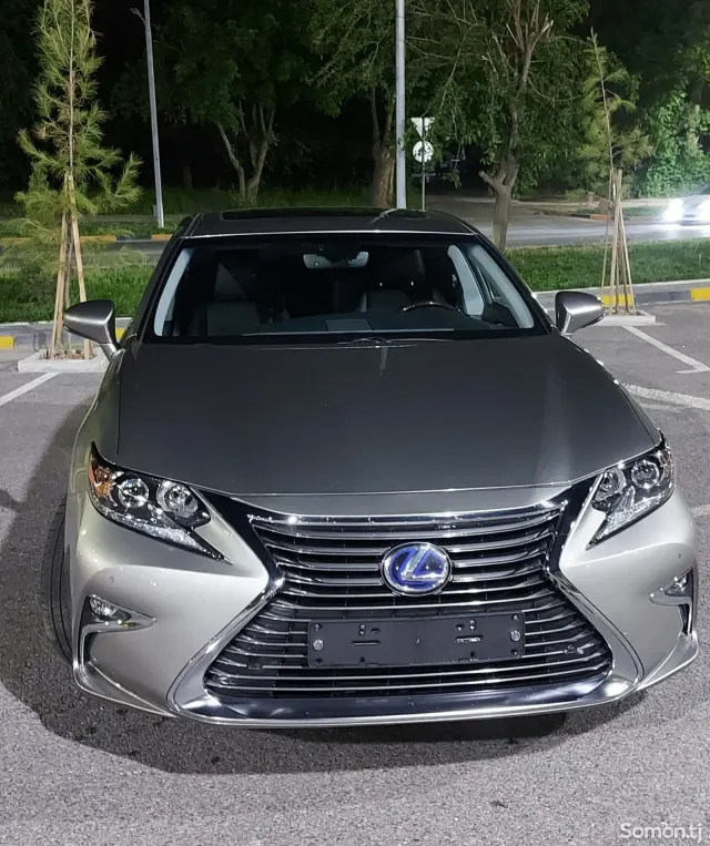 Lexus ES series 2016 · 2.5 AT