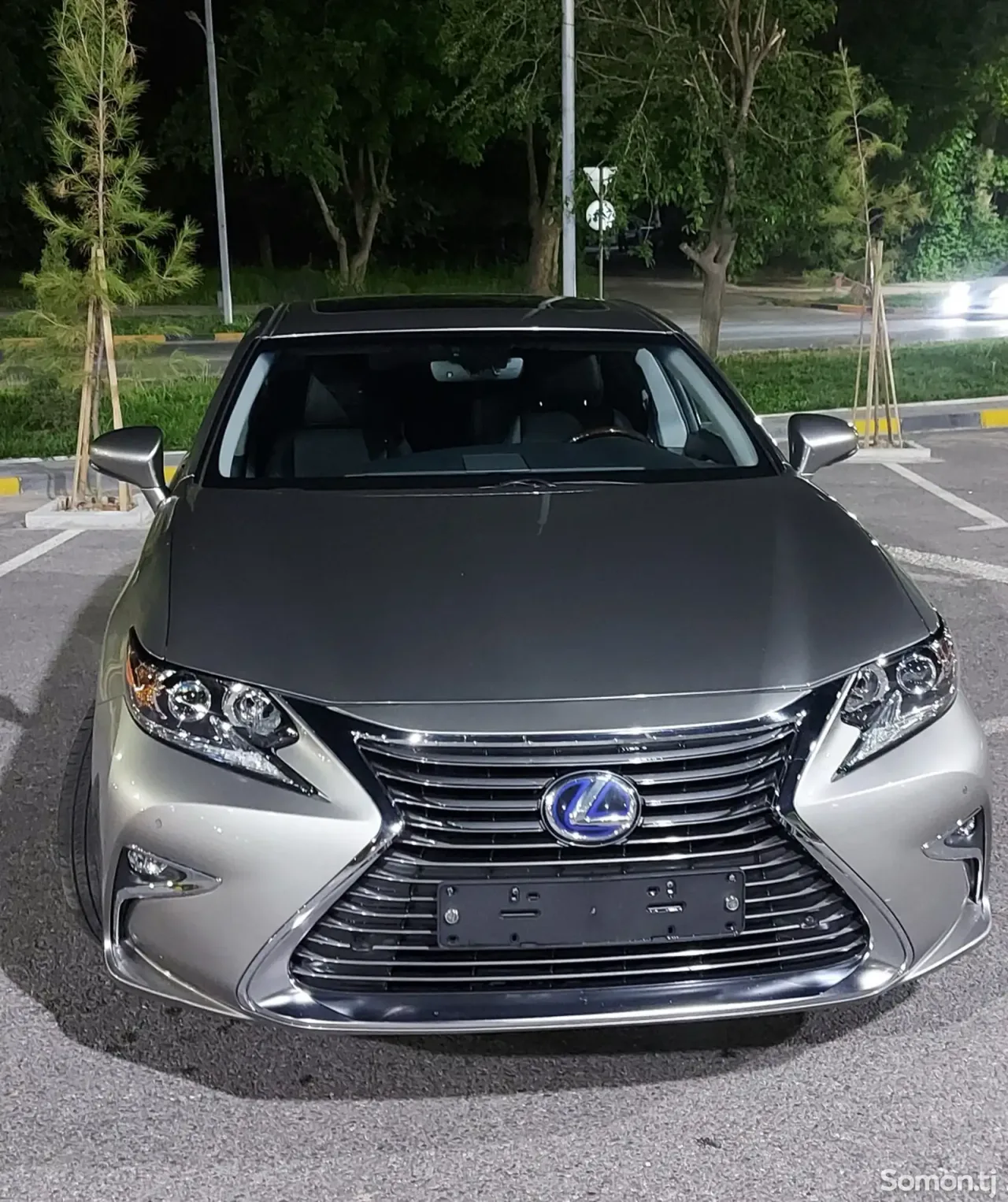 Lexus ES series 2016 · 2.5 AT