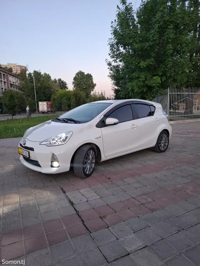 Toyota Aqua 2014 · 1.5 AT