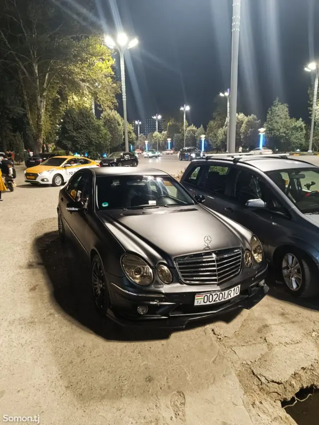 Mercedes-Benz E class 2004 · 2.8 AT