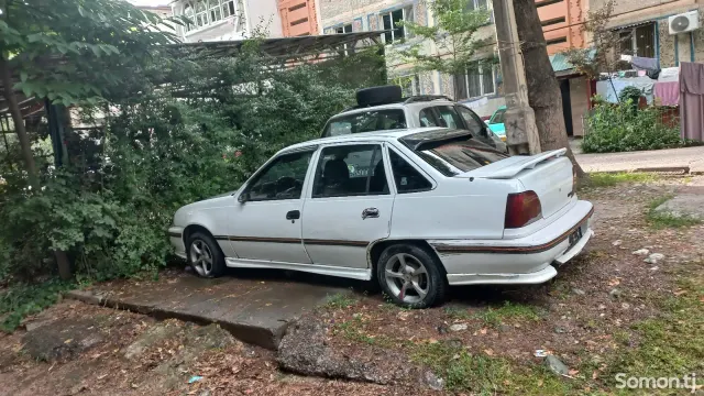 Daewoo Nexia 1995 · 1.6 MT