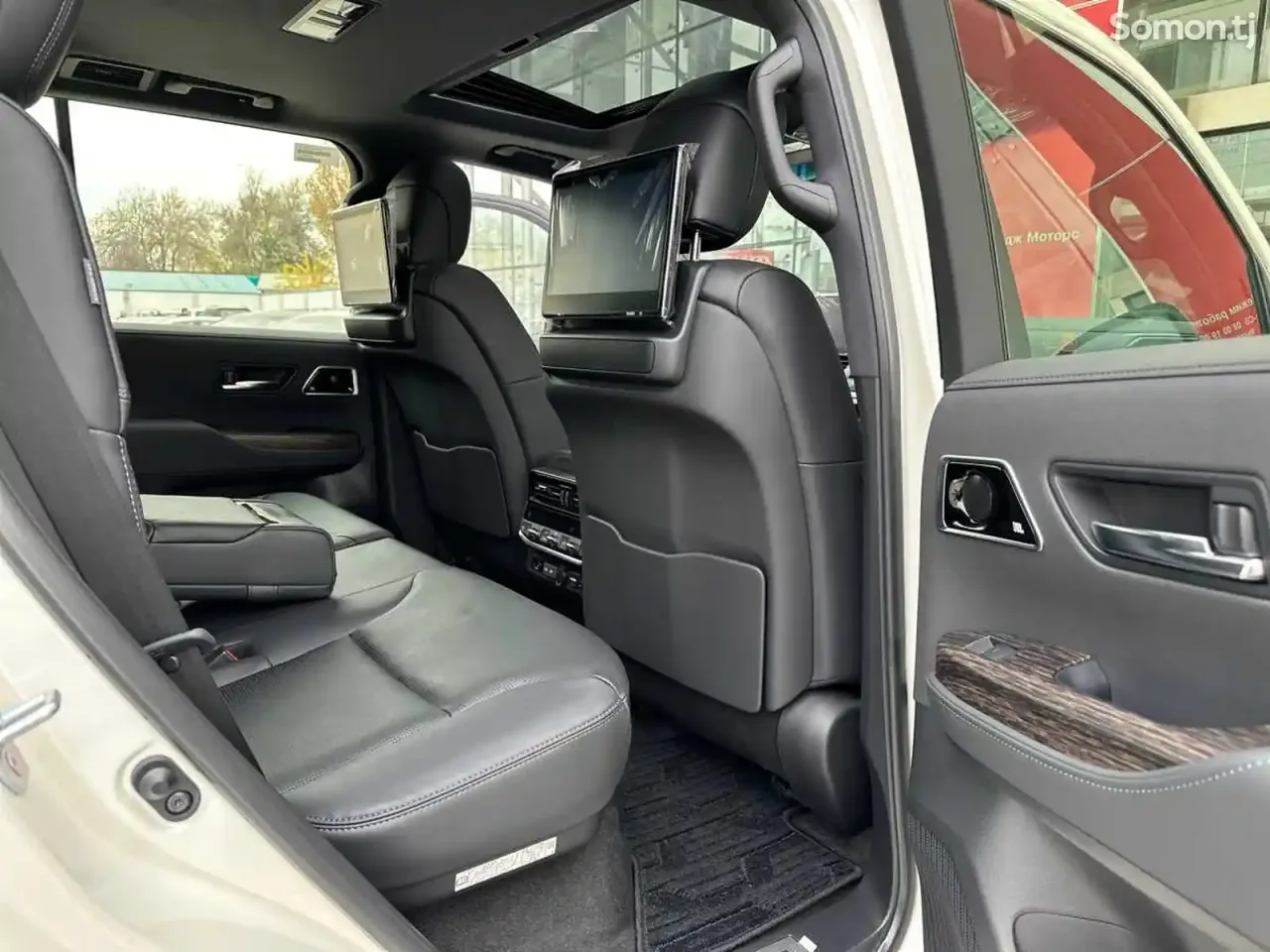 Toyota Land Cruiser 2025 · 3.5 AT