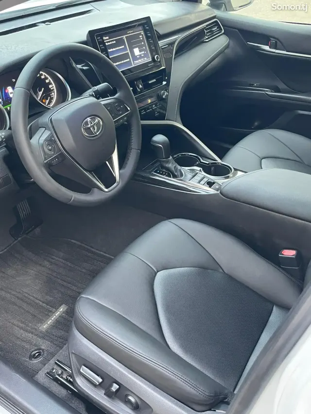 Toyota Camry 2018 · 2.5 AT