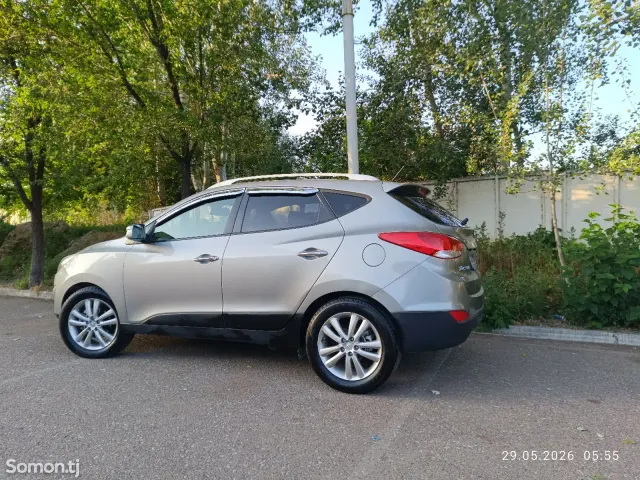 Hyundai Tucson 2010 · 2.0 AT