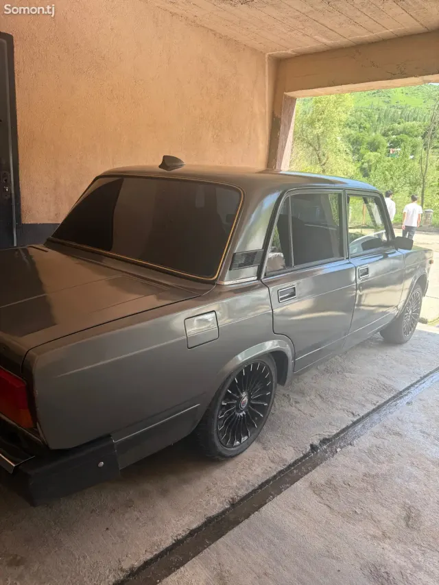 Lada (ВАЗ) 2107 2010 · 1.7 MT